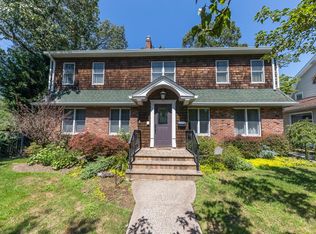 2424 Lakeside Dr, Baldwin, NY 11510