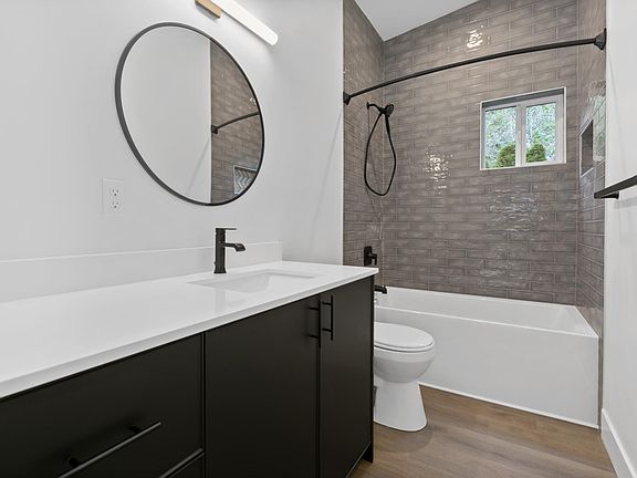 3rd image of 2814 34th Ave W #A