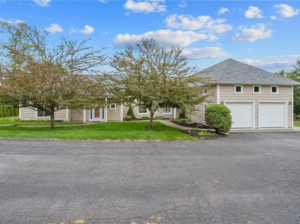 1131 Marlyn Park Dr, Cazenovia, NY 13035