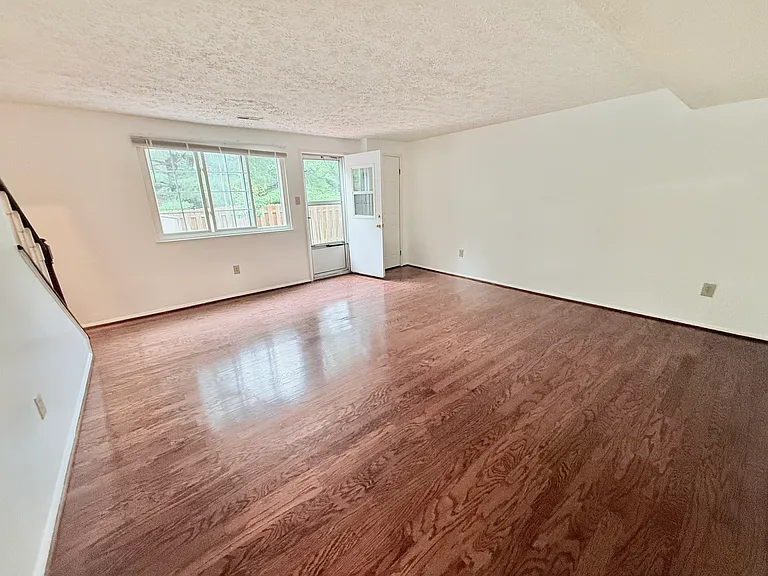 11 Dufief Ct — Photo 2
