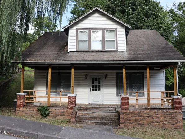 126 5th St NW, Norton, VA 24273