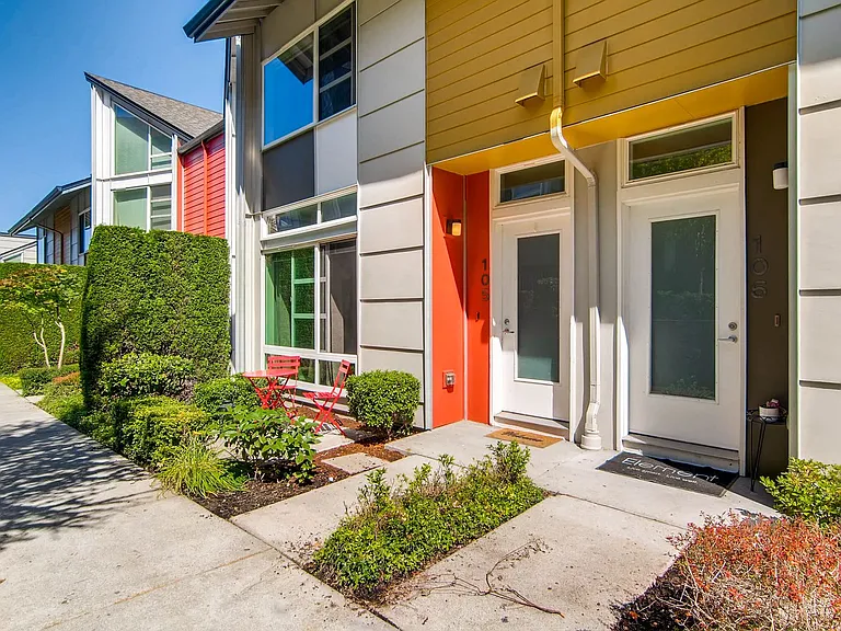 15209 NE 81st Way #105 — Photo 25