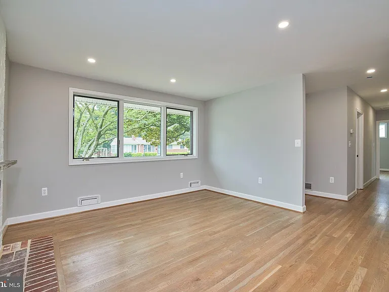 2123 N Early St — Photo 21