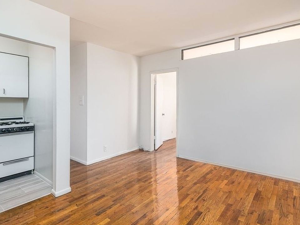 1st image of 229 E 29th St #60