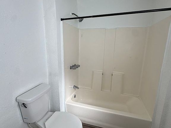 2nd image of 3913 W 118th St