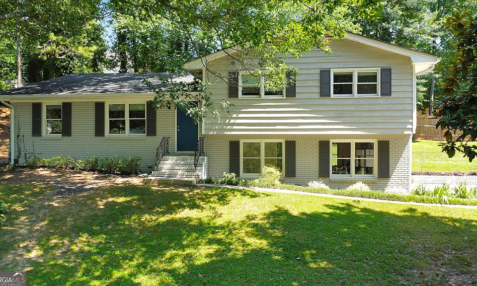 1st image of 2389 Worchester Way