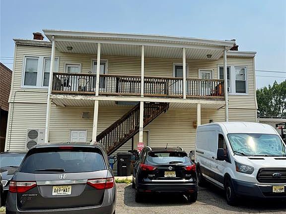 2nd image of 580 Lafayette Ave