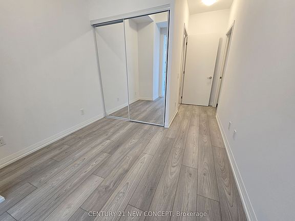 5th image of 400 King St W #712
