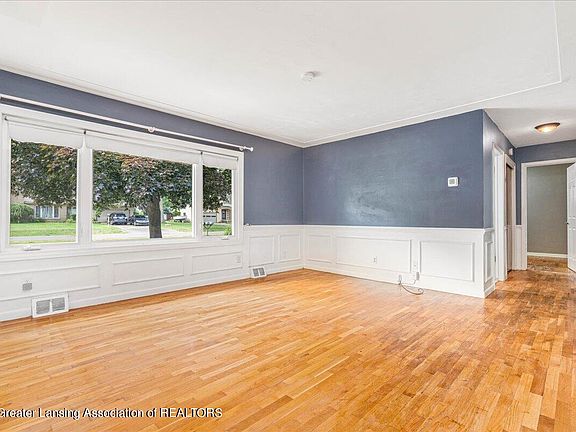 4th image of 4554 Eastwood Dr