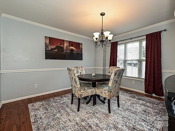 4th image of 364 Holstein Dr