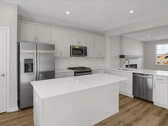 5th image of 6521 Jody Ave S