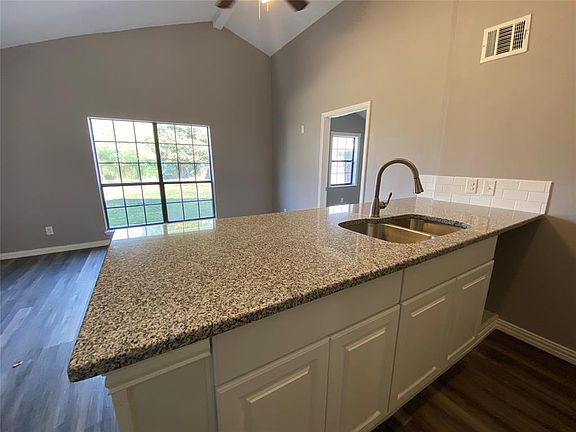 4th image of 2331 Sunflower Dr
