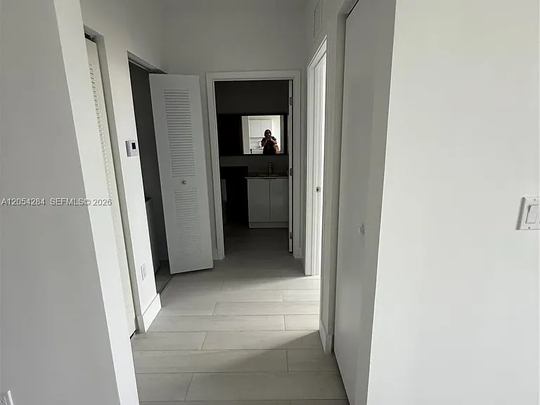 1091 E 17th St #403 — Photo 17