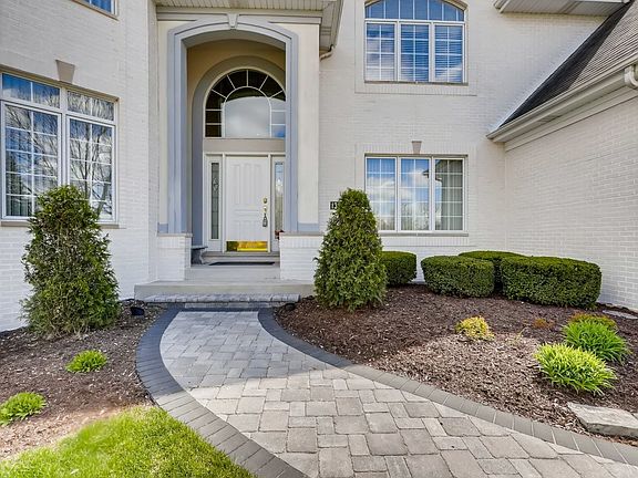 2nd image of 13917 Persimmon Dr