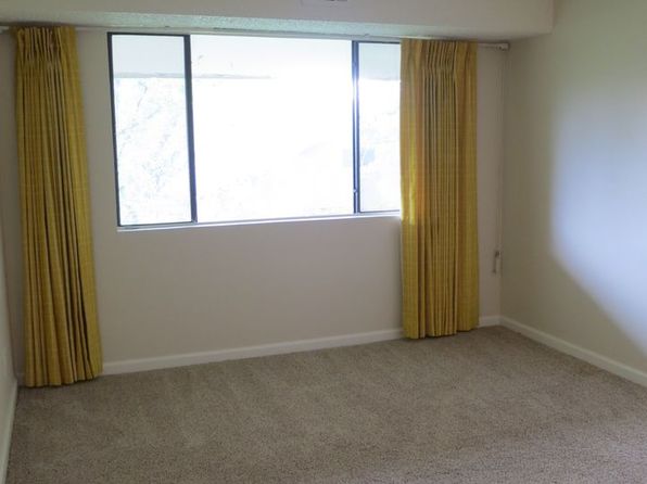 600 Manhattan Dr APT B12