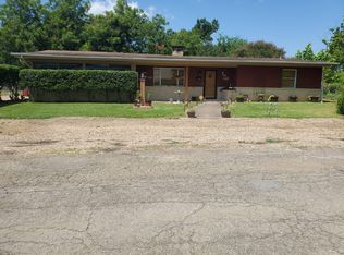 707 N 6th St, Hugo, OK 74743