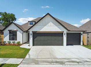 2716 W Madison St S, Broken Arrow, OK 74012