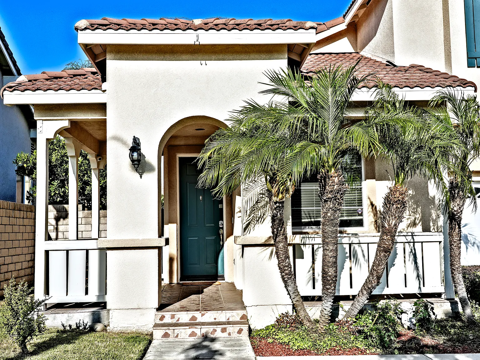4 bed, 2286 sqft, $3,800 — Photo 2