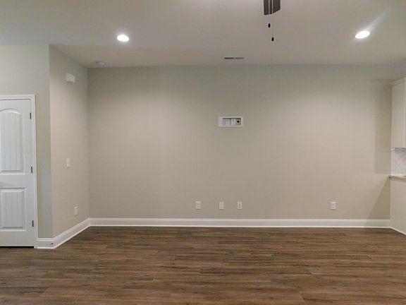 3rd image of 3754 Summerline Ln NE