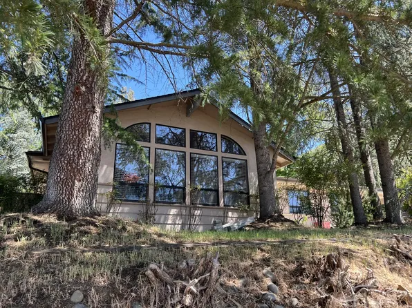 1430 NE Sherman Ln, Grants Pass, OR 97526