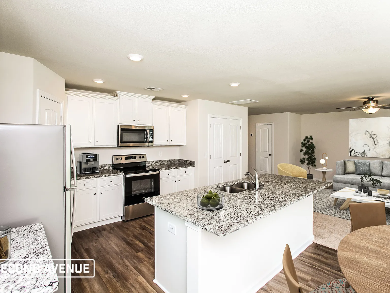 3 bed, 2.5 bath, 1800 sqft, $1,895 — Photo 4