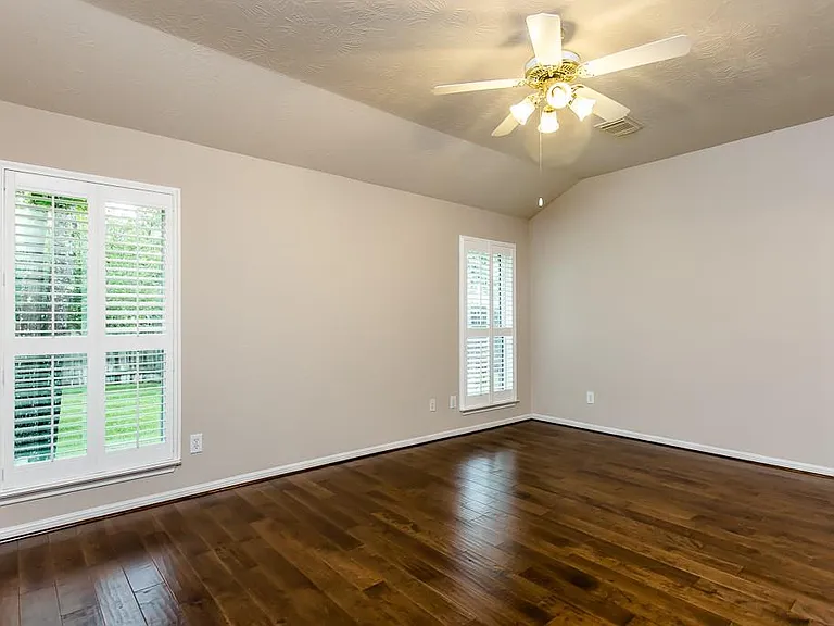 11 Fair Light Ct — Photo 17