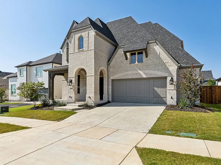 4131 Sandhills Ln — Photo 1