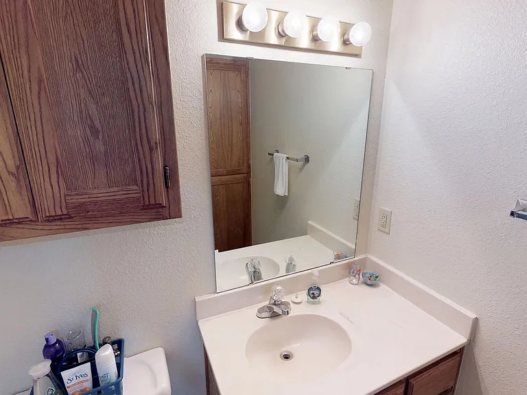 807 Bernard St — Photo 7