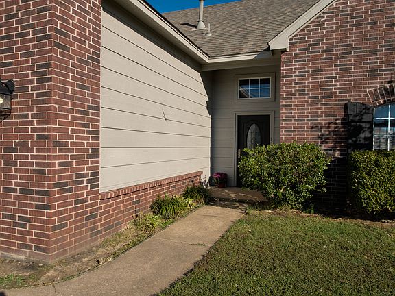 2nd image of 19303 Redbud Ct