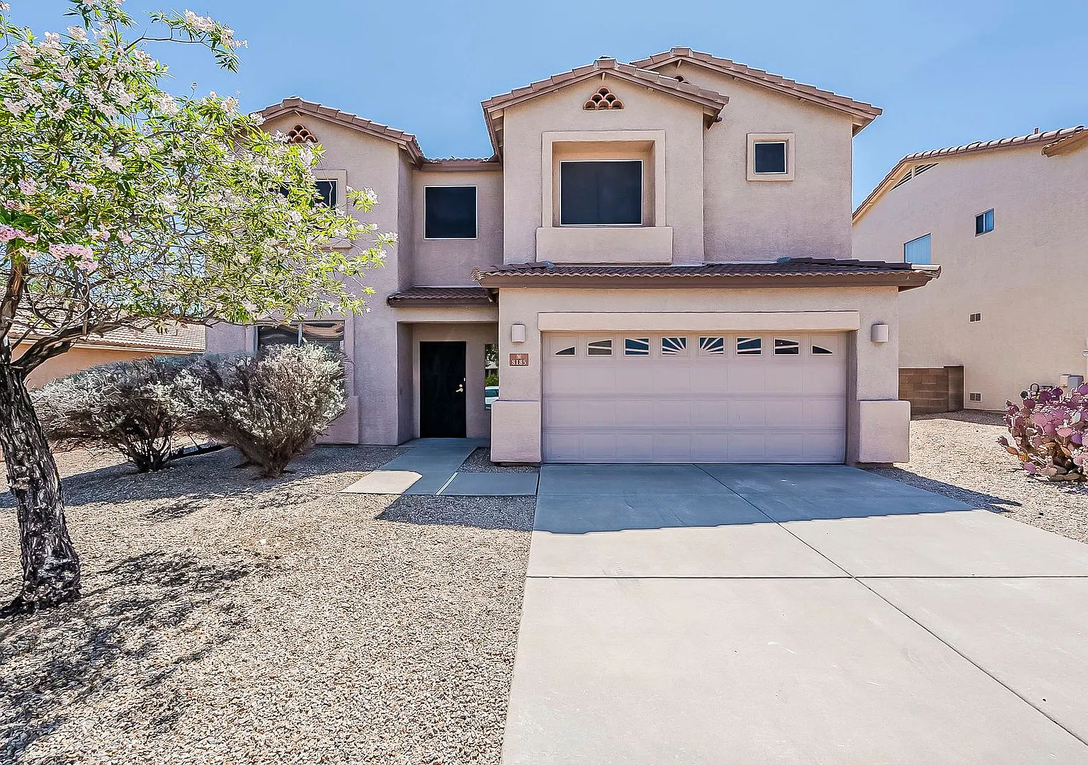 Spacious 4-Bedroom Tucson Home with 3-Car Garage & Covered Patio — Photo 1