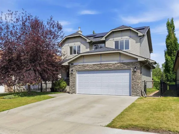 66 SW Crystal Green Dr, Okotoks, AB T1S 2N7