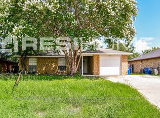 213 West Ct, Glenn Heights, TX 75154