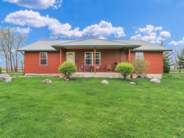 195 County Road 300 E #E, Sadorus, IL 61872
