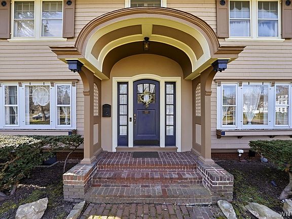 4th image of 727 W Center St