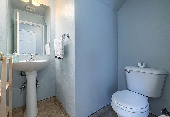 5th image of 2140 SE 60th Ave