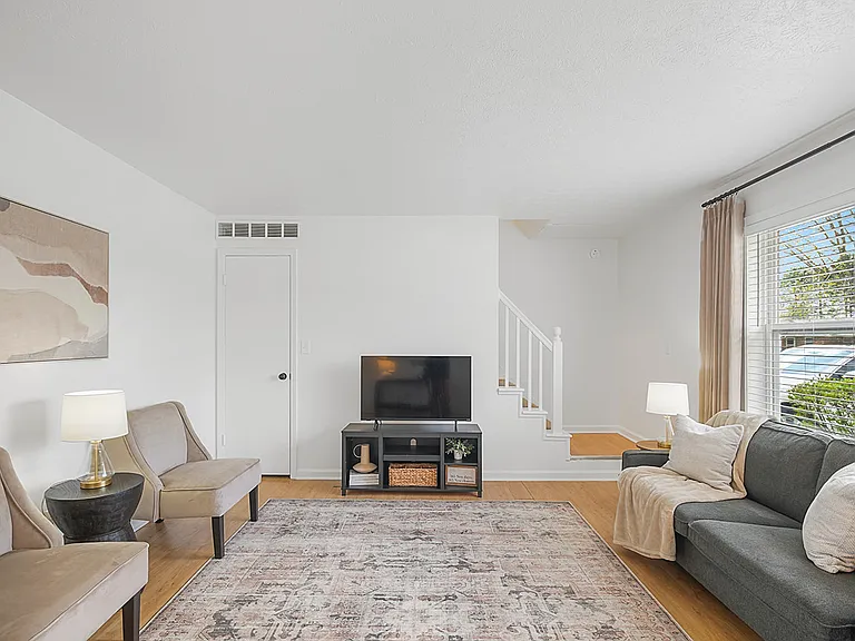 639 Kentucky Ave #639 — Photo 2