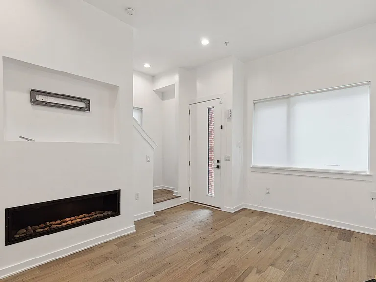 2219 N Hope St — Photo 8