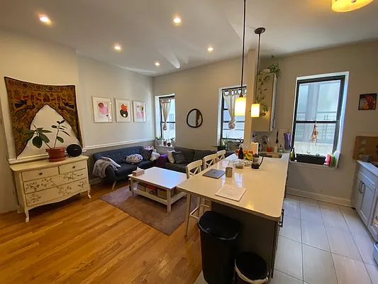 Rented by Mdays Realty | media 10