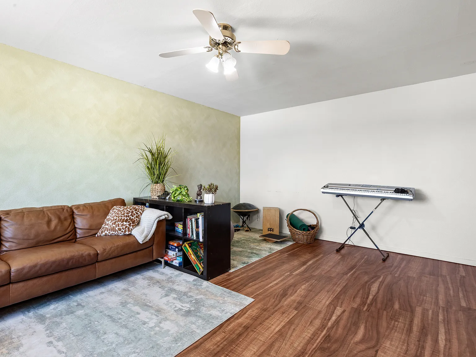 4 bed, 1895 sqft, $3,200 — Photo 4