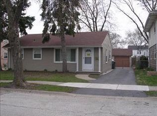 8645 45th St, Lyons, IL 60534