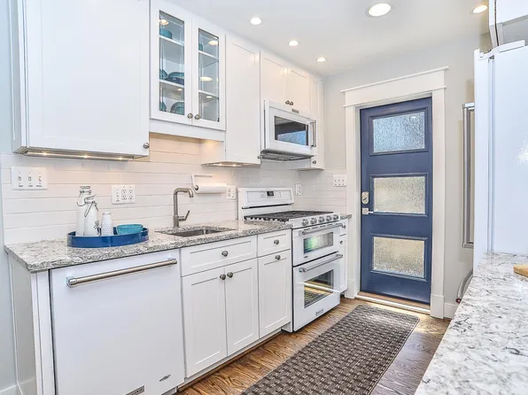 1919 N Dinwiddie St #1, Arlington, VA 22207
