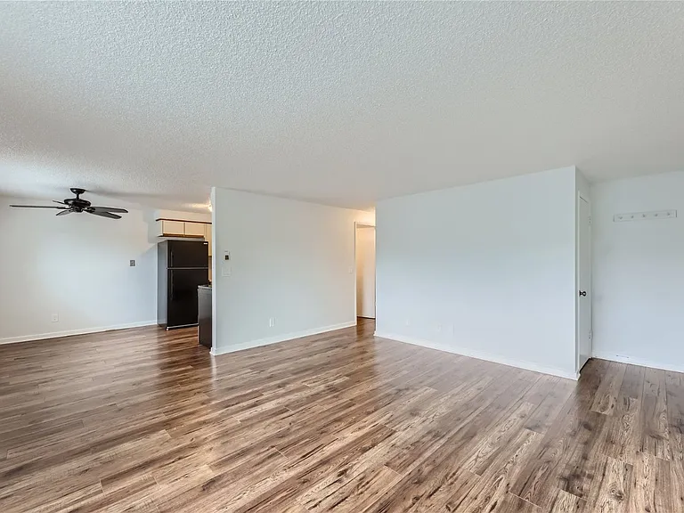 10708 Stone Ave — Photo 4
