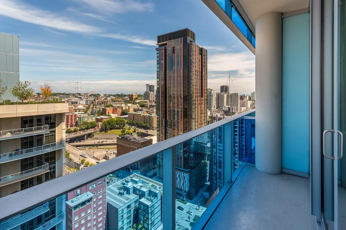 1 bed, 1.5 bath, 823 sqft, $3,350 — Photo 3