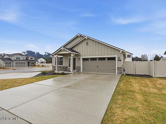 2nd image of 660 E Ripatti Way