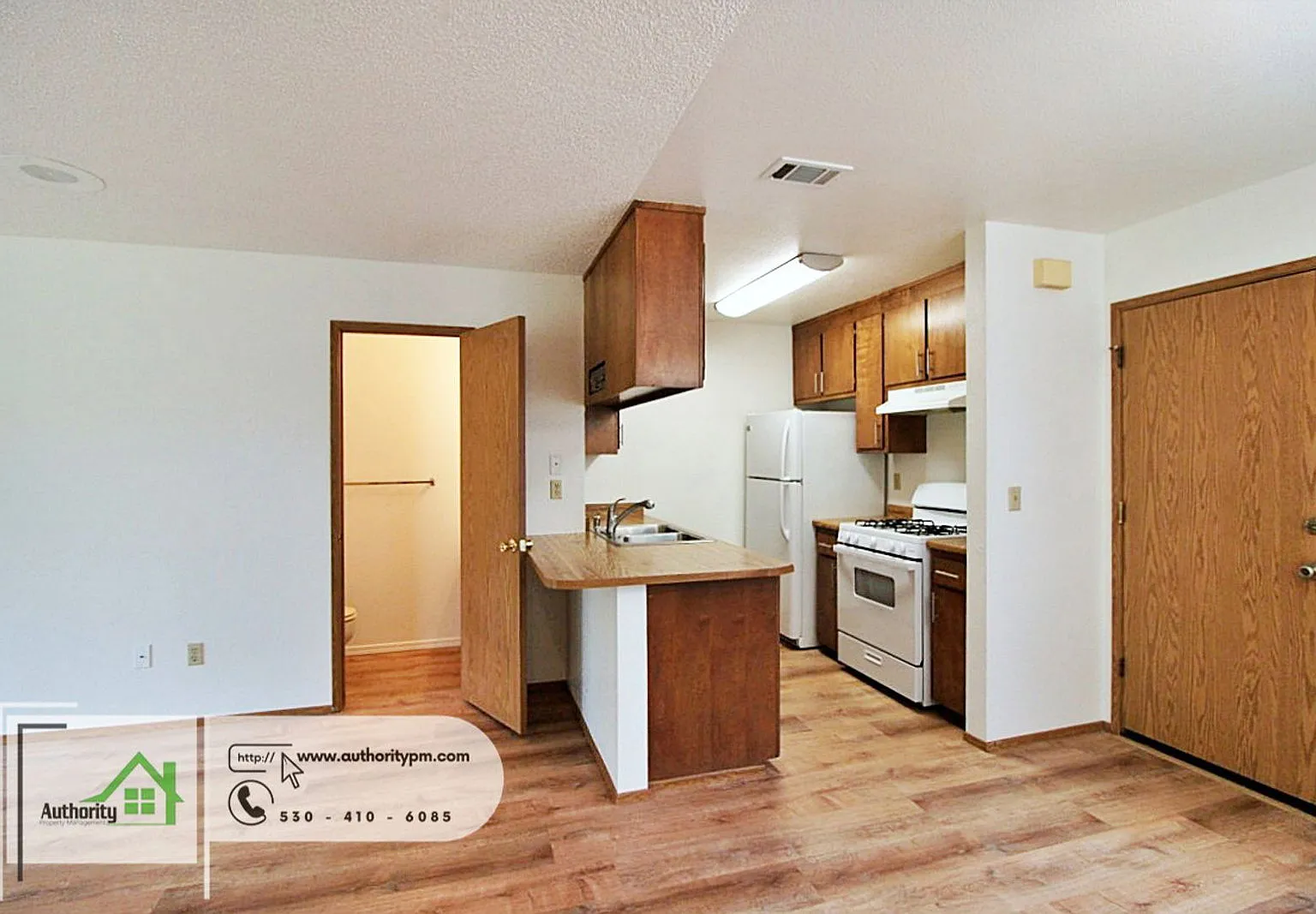 2 bed, 1.5 bath, 1050 sqft, $1,395 — Photo 3