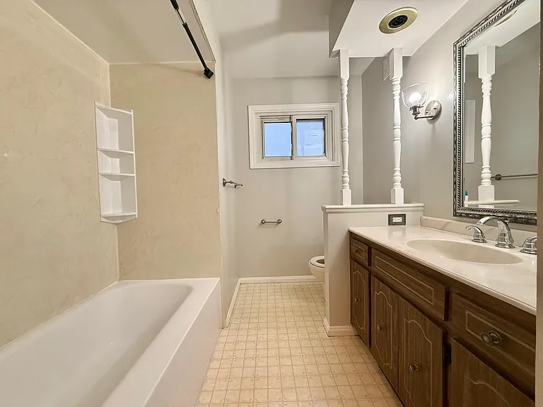 4706 Redfern Rd — Photo 15