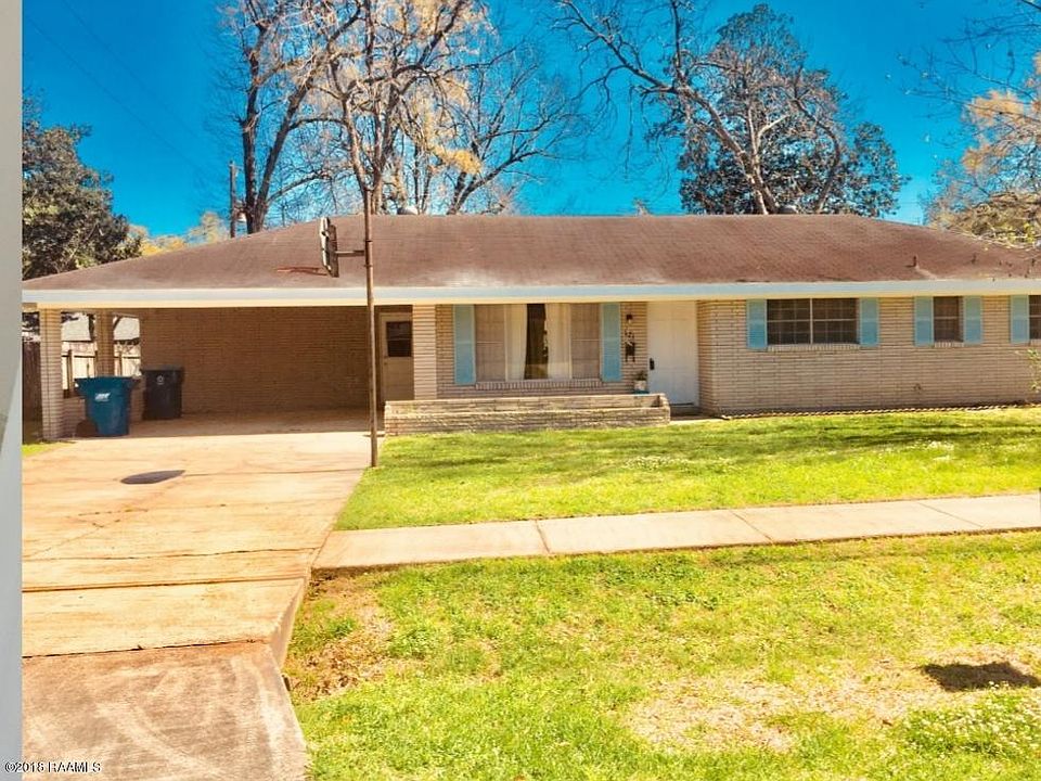 1st image of 121 Gordon Crockett Dr