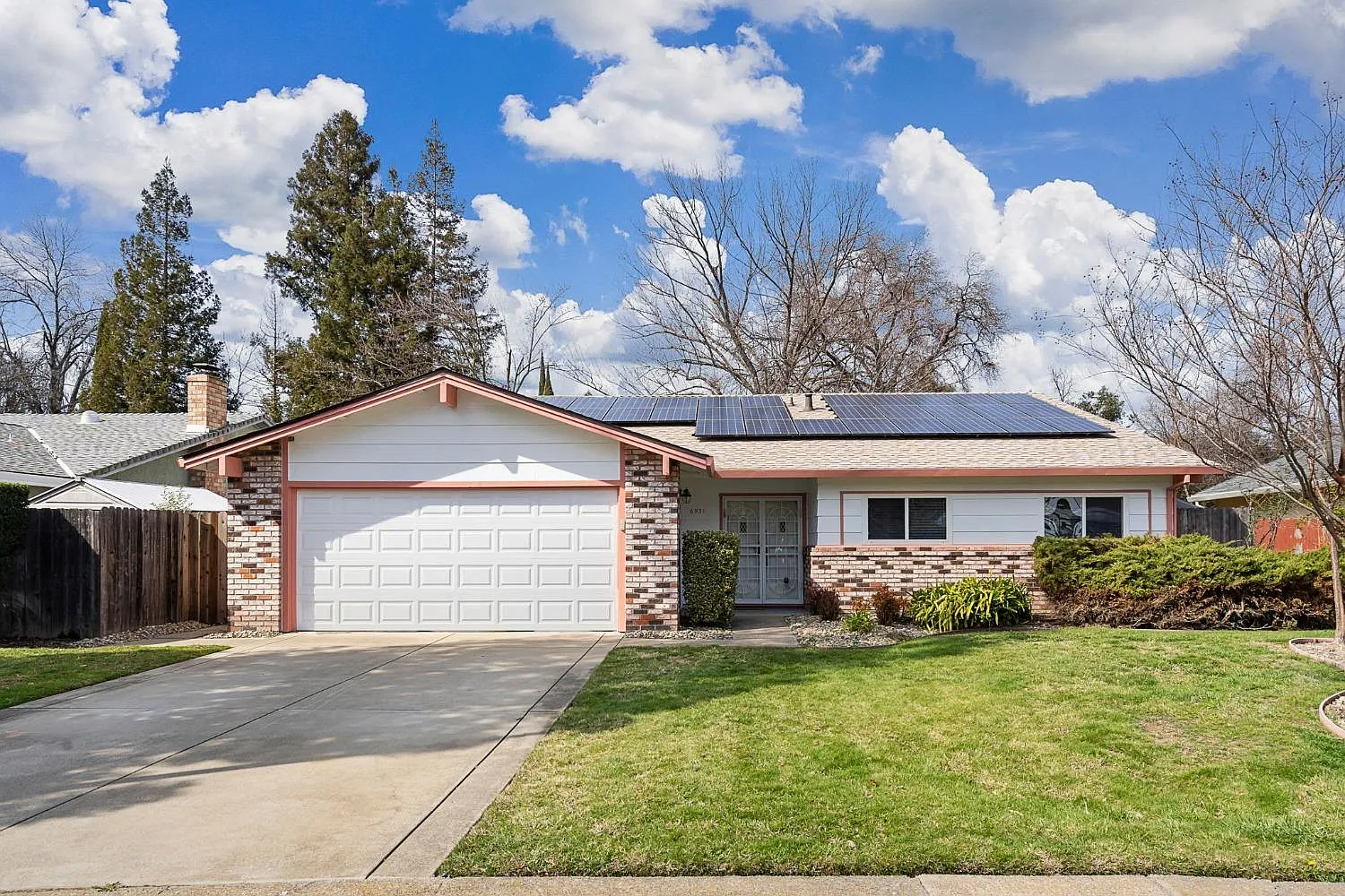 6931 Henning Dr photo 1