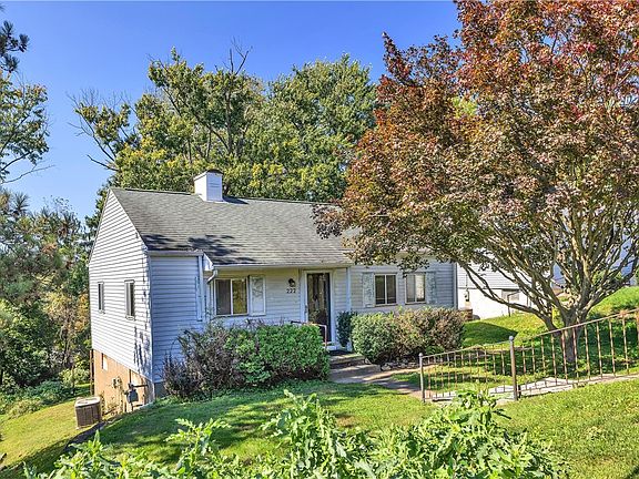 2nd image of 222 Victoria Dr