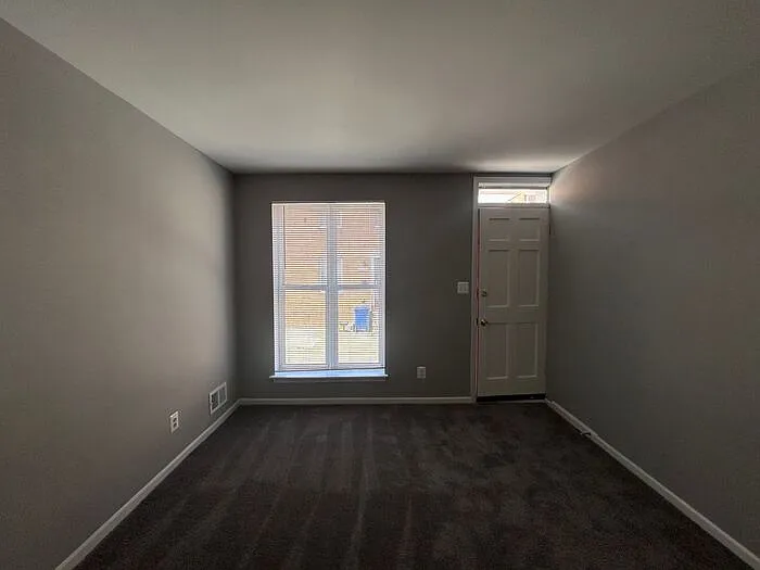 599 N Bradford St — Photo 3
